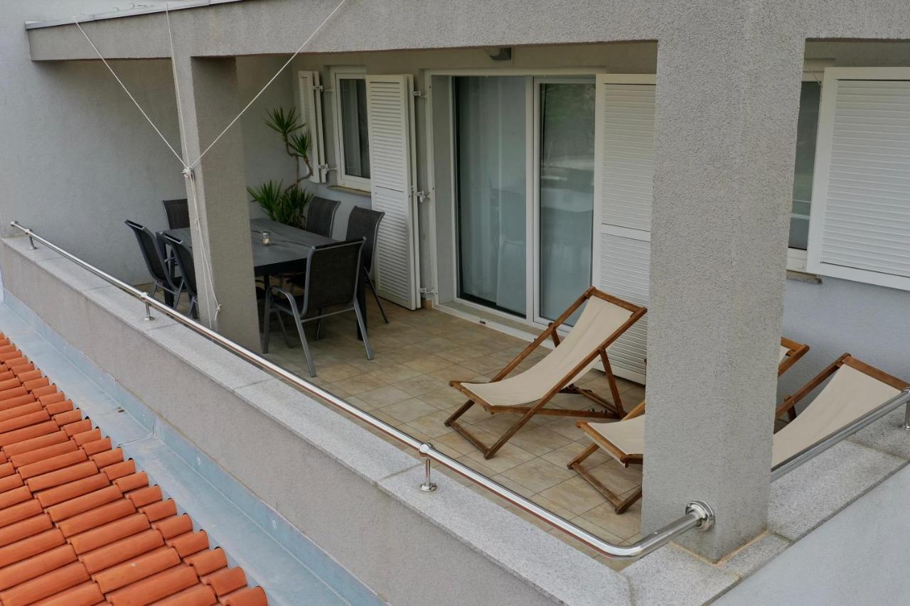 Apartment Spanjol Banjol Exteriör bild